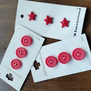 9 Red Buttons